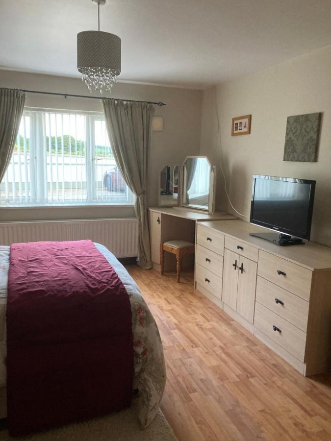 Deeleview Apartment Lifford Bagian luar foto