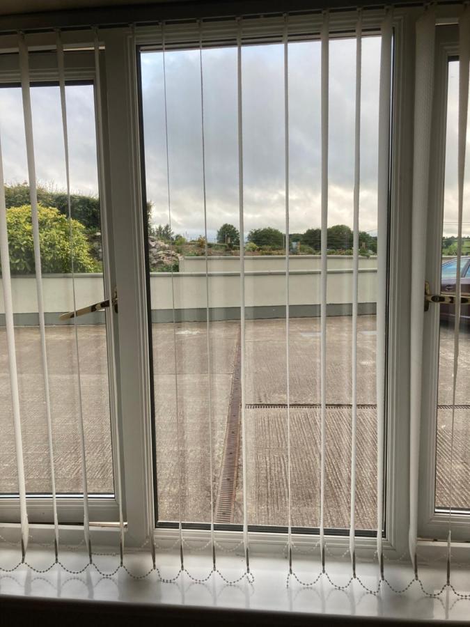 Deeleview Apartment Lifford Bagian luar foto