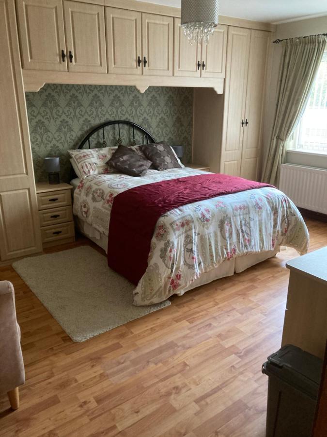 Deeleview Apartment Lifford Bagian luar foto